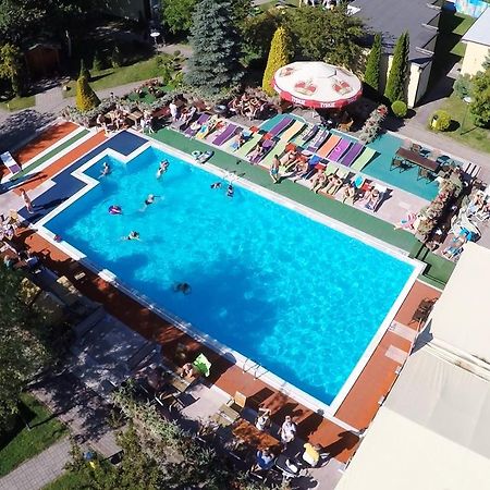 ホテルOsrodek Wypoczynkowy Zlota Plaza ミエルノ エクステリア 写真