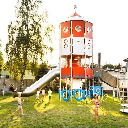 ホテルOsrodek Wypoczynkowy Zlota Plaza ミエルノ エクステリア 写真