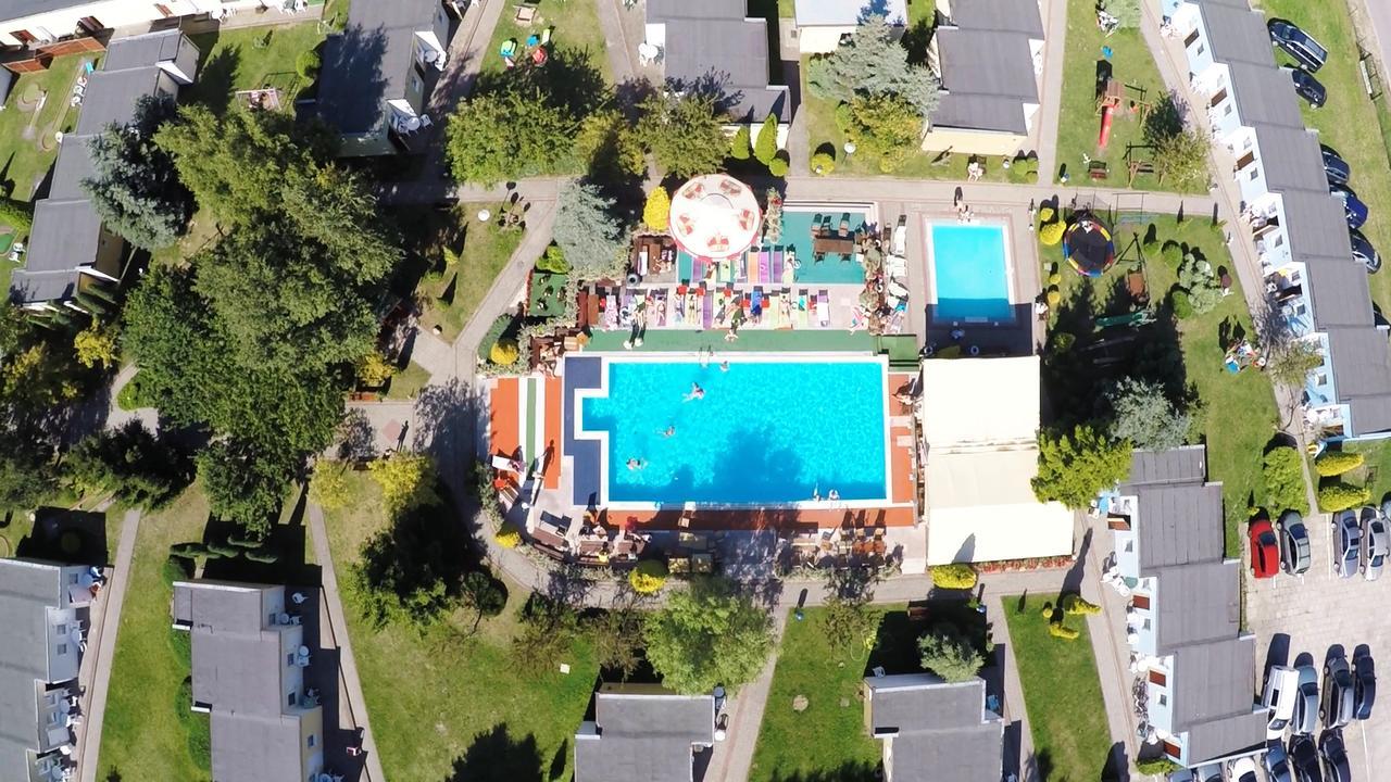 ホテルOsrodek Wypoczynkowy Zlota Plaza ミエルノ エクステリア 写真
